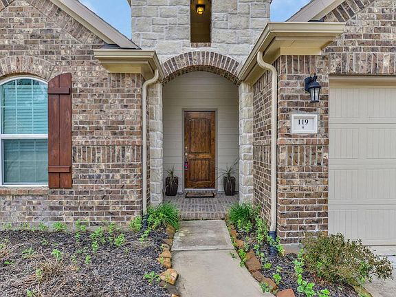 2nd image of 119 Knollbrook Cir