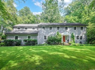 28 Frost Mill Rd, Mill Neck, NY 11765