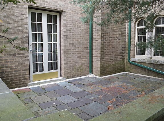 3rd image of 8956 S Oakley Ave