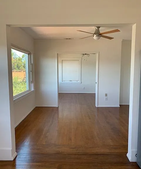 425 Merritt Ave #TOP FLOOR — Photo 8