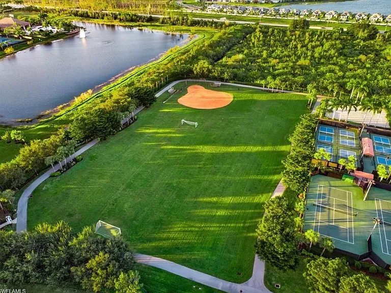 Baseball pitch