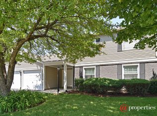 320 Newport Ln APT A1, Bartlett, IL 60103