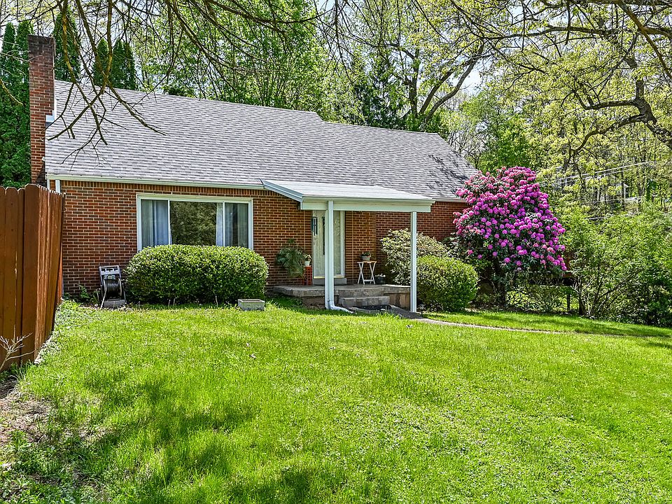 1st image of 95 Twin Oak Dr