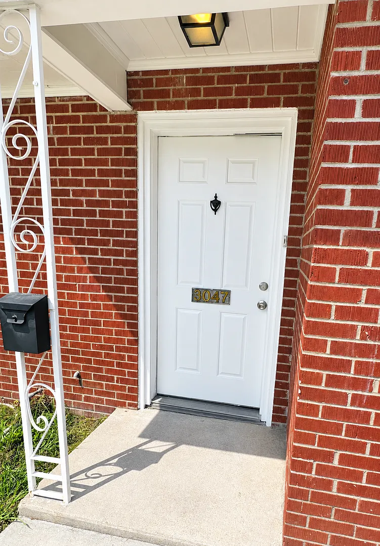 3047 Evangeline Street (2 Bed/1 Bath) — Photo 2