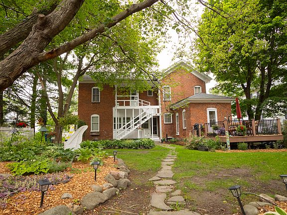 2nd image of 112 E Maple St