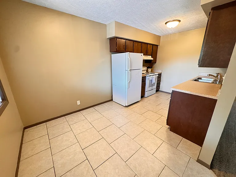1825 Knox St #10 — Photo 6