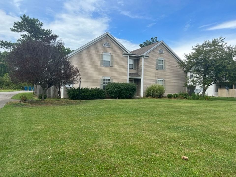 1st image of 7468 Huntington Dr #2