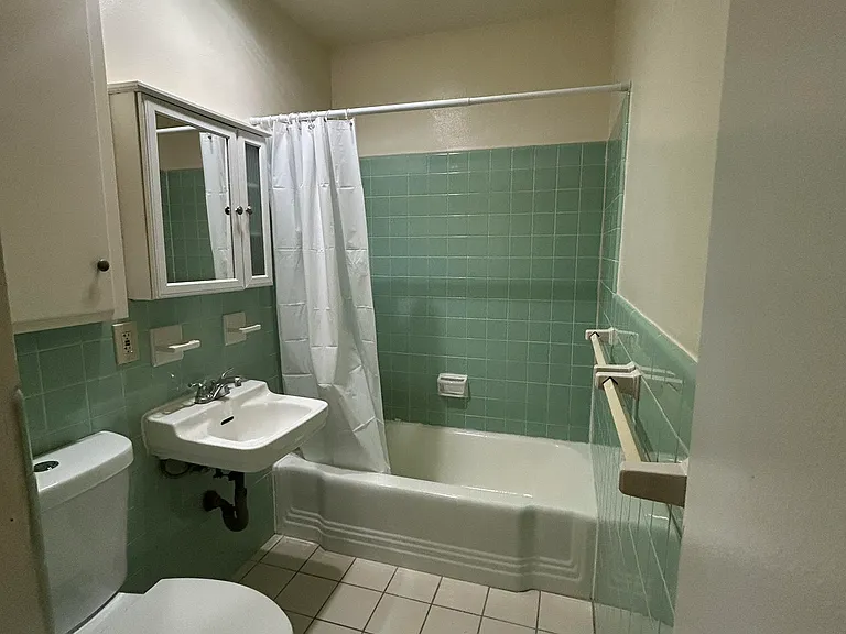 Edgewood Place — Photo 5
