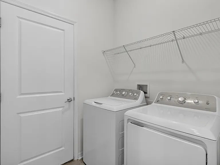 680 Grove St — Photo 10