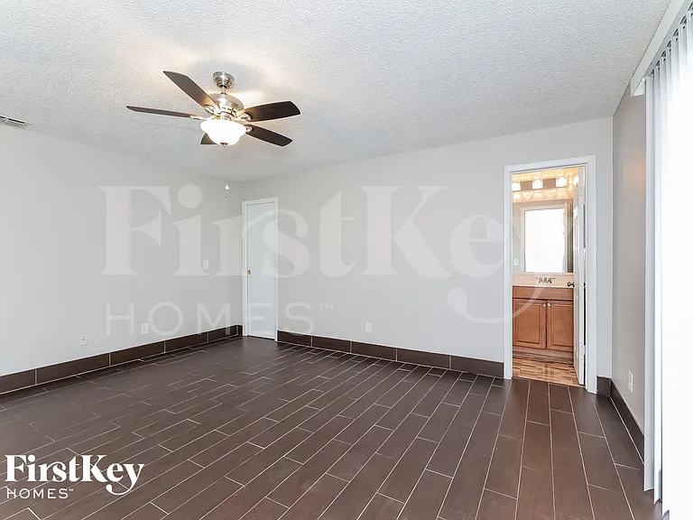 7652 Clubhouse Estates Dr — Photo 8