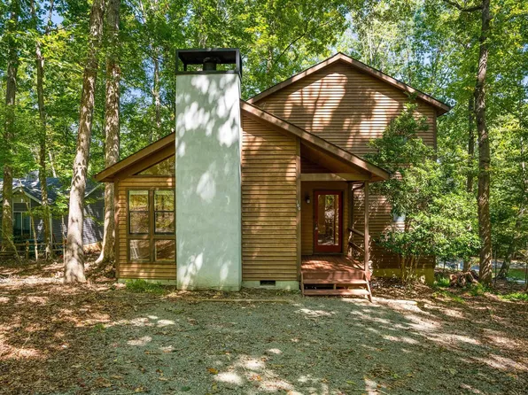 100 Rock Spring Ct, Carrboro, NC 27510