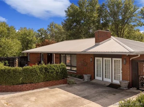 917 Applegate Lane, Clarksville, IN 47129