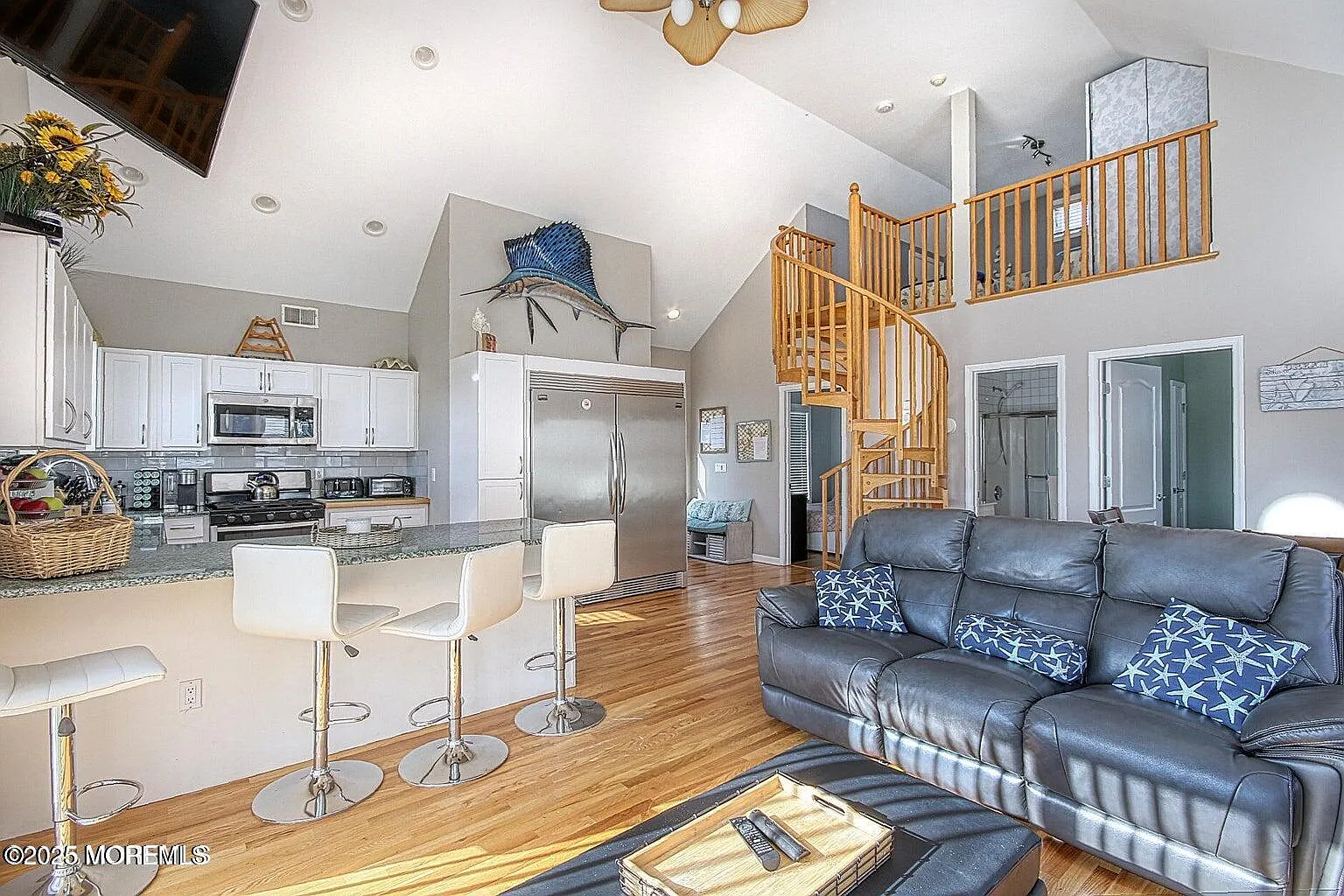 5 bed, 3.0 bath, 2080 sqft, $6,500 — Photo 2