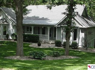 15208 Oak Ridge Dr, Louisville, NE 68037