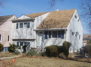 2 Edwards Rd, Parsippany, NJ 07054