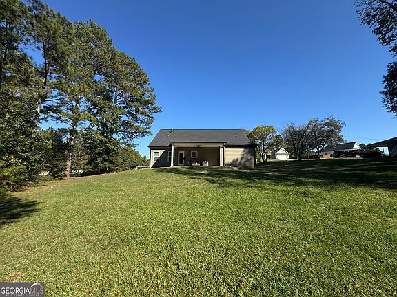 4th image of 101 Holtz Dr