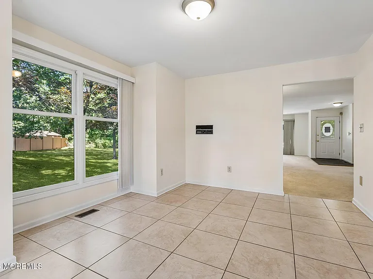 157 Northampton Dr — Photo 14