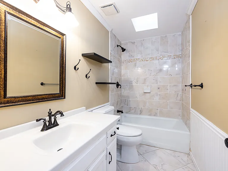 2124 Rockland Ct — Photo 33