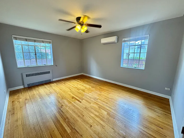 1405 Dexter St — Photo 15