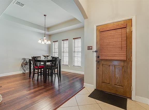 2nd image of 9913 Rolling Hills Dr