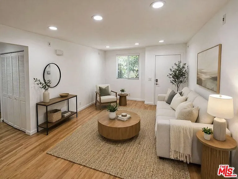 1029 Pleasantview Ave #1 — Photo 2