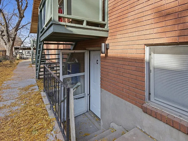 1010 S Windsor St — Photo 13