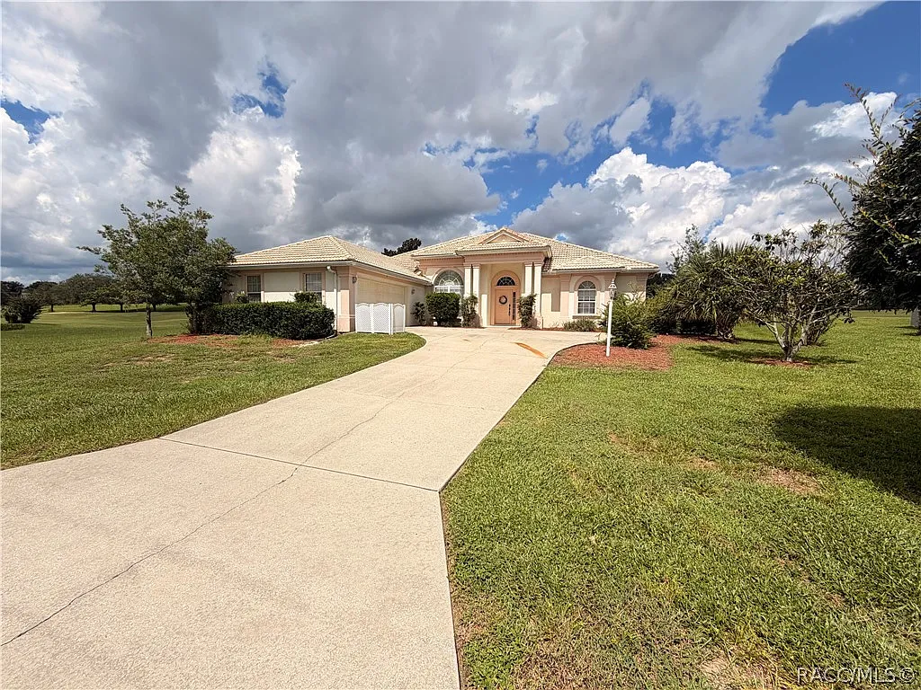 4 bed, 2478 sqft, $3,300 — Photo 1