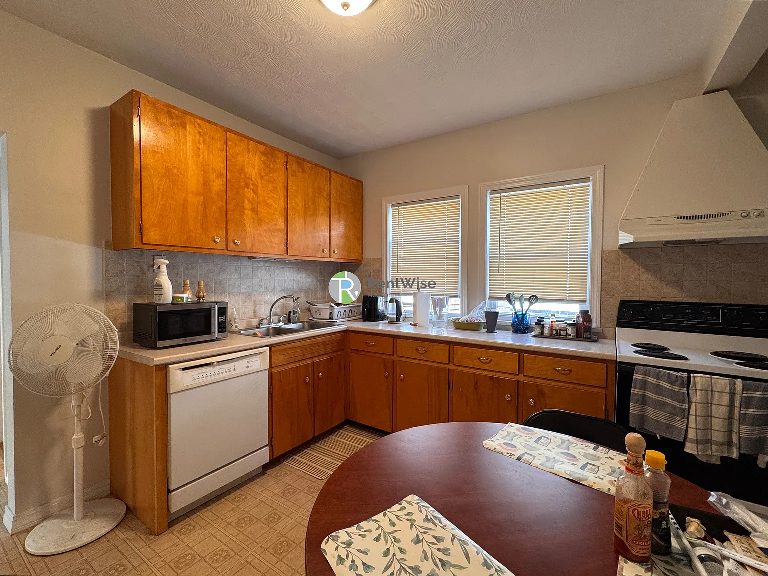 144 W Adams St — Photo 3