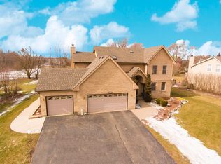 870 Cherry Blossom Ct, West Chicago, IL