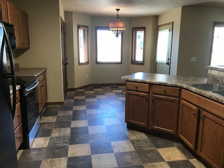2917 S Purdue Ave — Photo 12