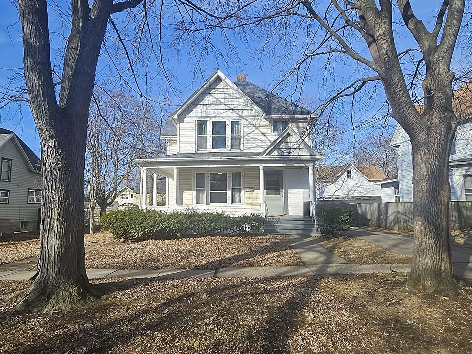 1st image of 828 9th St