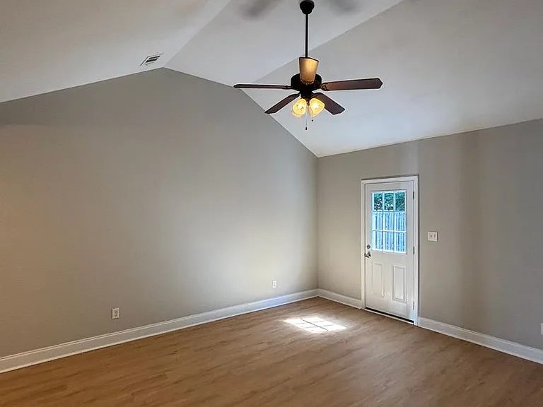 806 Whispering Willow Ct — Photo 7