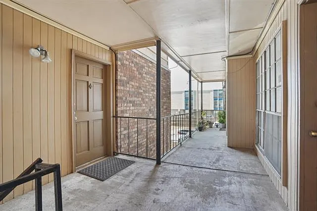 2 bed, 2.0 bath, 1000 sqft, $1,750 — Photo 2