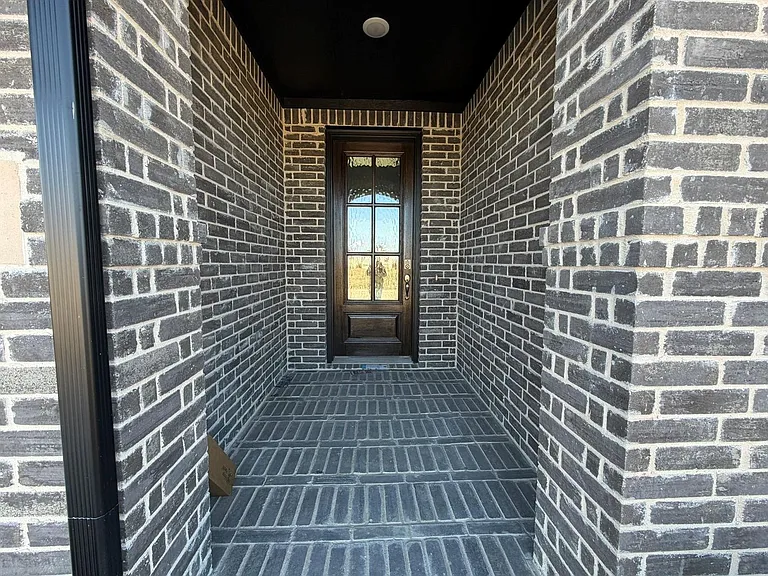 509 Wexford Dr — Photo 2