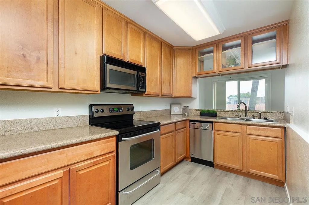 840 Turquoise St — Photo 3