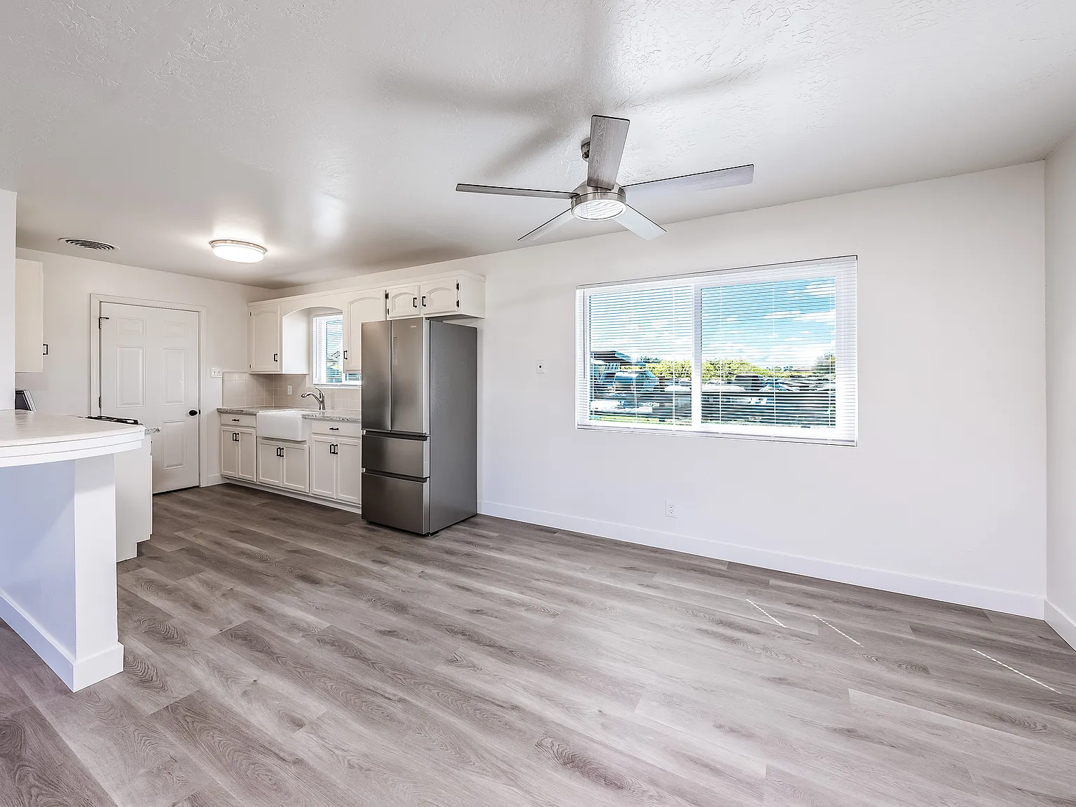 2 bed, 1400 sqft, $2,100 — Photo 4