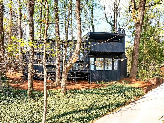 2nd image of 5020 Vallo Vista Ct