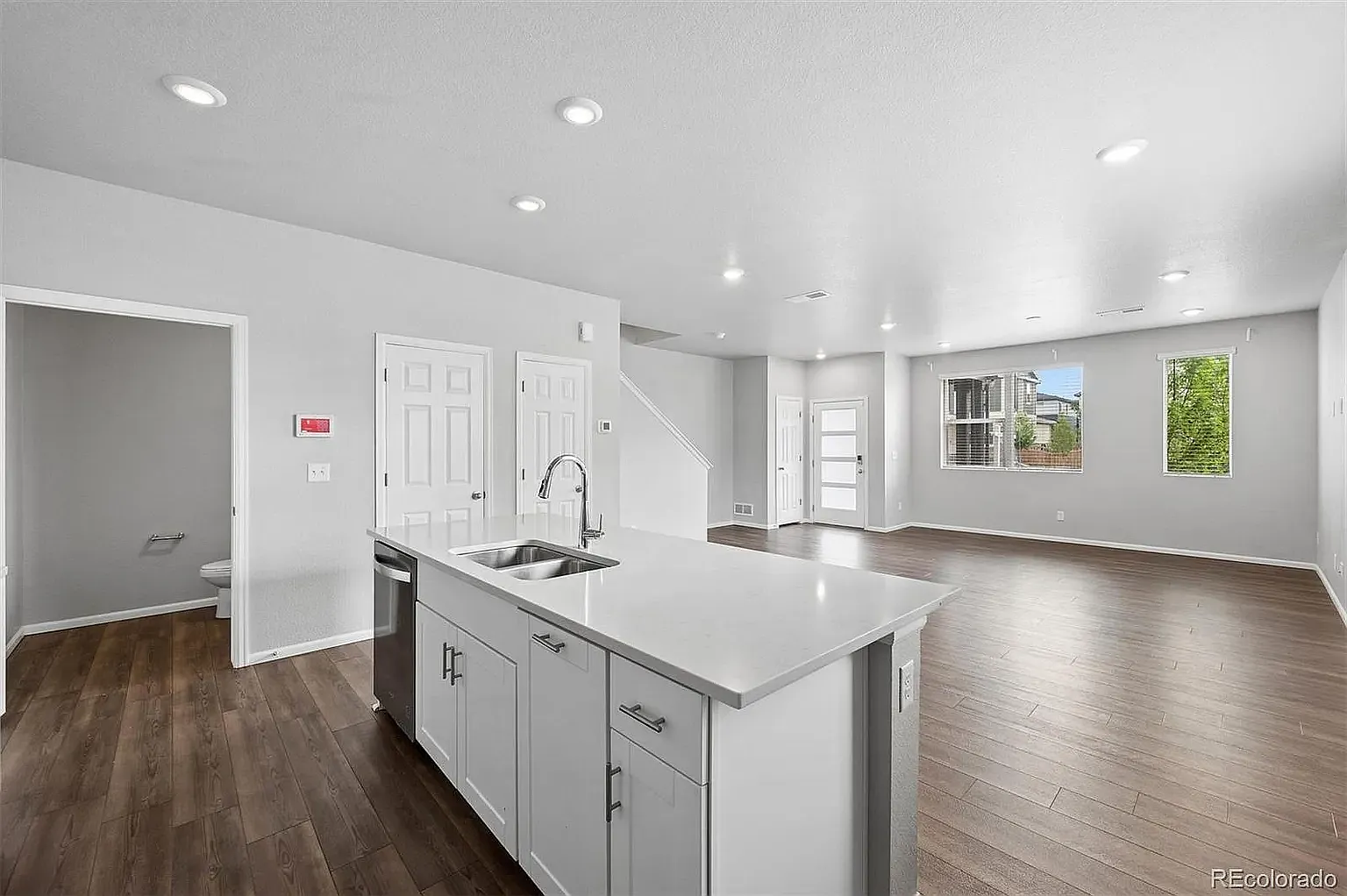 3 bed, 1875 sqft, $2,900 — Photo 3