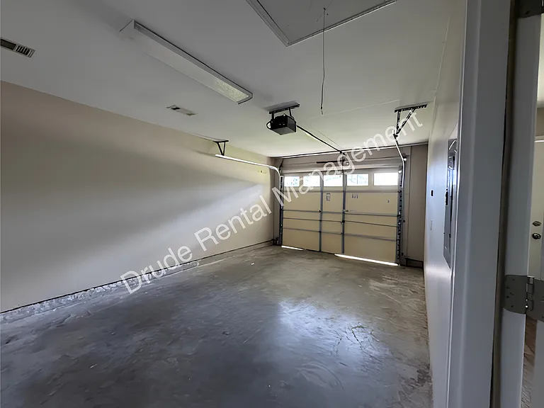 829 Eden Oaks Dr — Photo 4