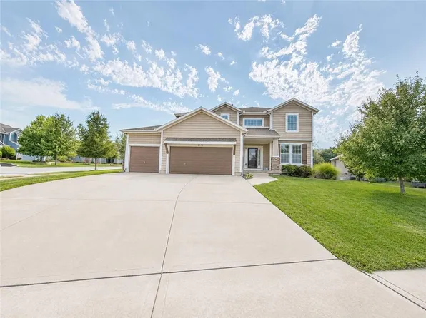 2298 W Hazelwood St, Olathe, KS 66061
