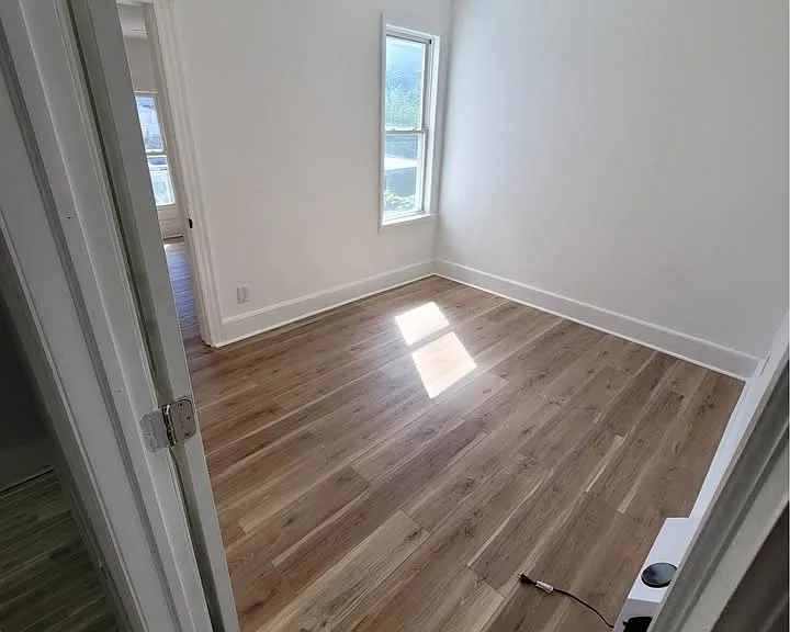312 Bell Aly — Photo 8