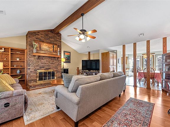 2nd image of 1321 Quail Run Cir