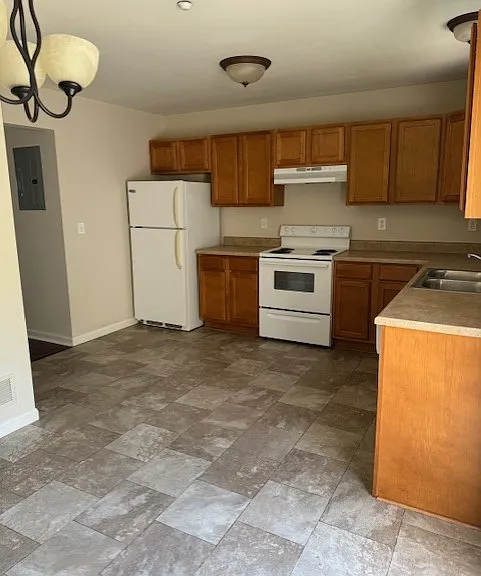 1220 Elm Tree Commons Ct — Photo 4