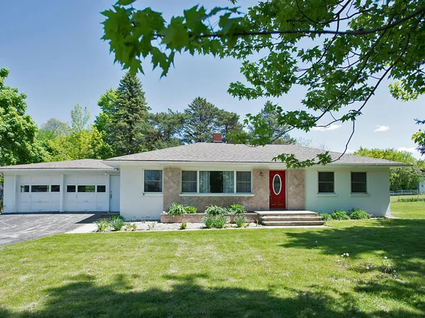 604 S Main St, Bellevue, MI 49021