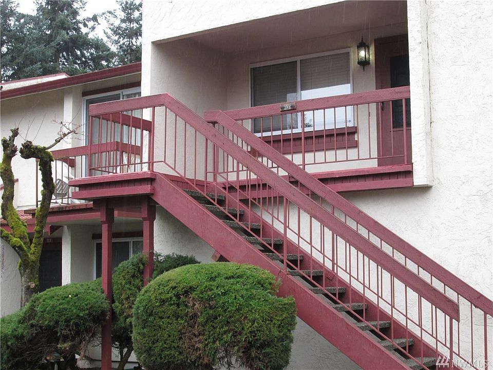 1st image of 328 9th Ave SE APT D1