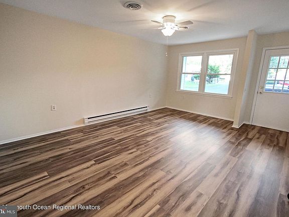 3rd image of 34 Norwalk Ave