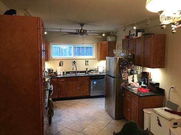 2nd image of 1201 Jena St