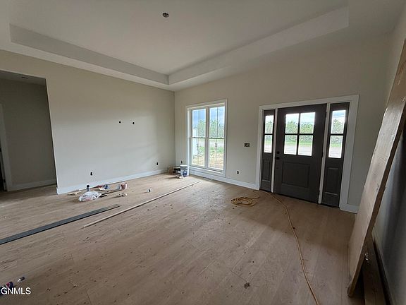 4th image of 920 Elk St