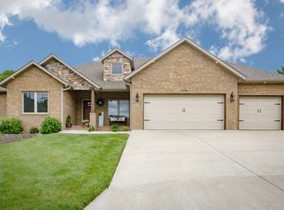1636 E Oak Crk, Springfield, MO 65804
