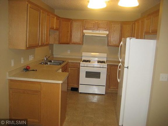 2nd image of 220 E Orchard St
